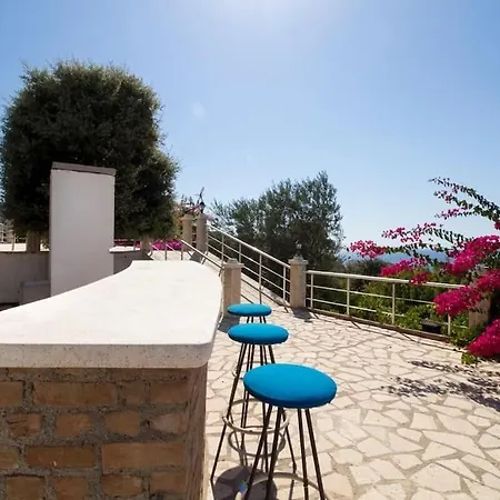 2 Bedroom House With A Fantastic View Of Guemuesluek Apartment