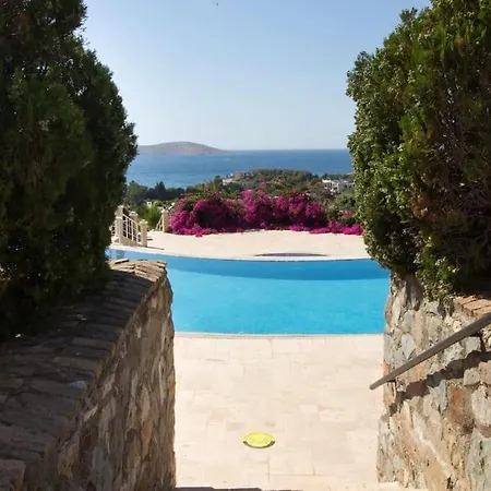 2 Bedroom House With A Fantastic View Of Guemuesluek *