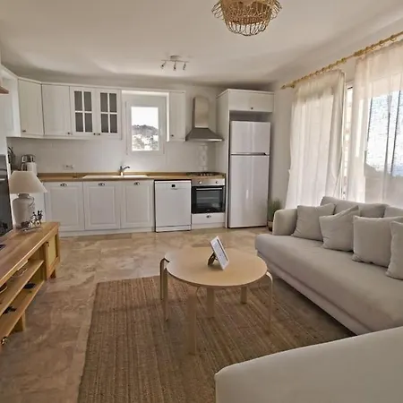 2 Bedroom House With A Fantastic View Of Guemuesluek 公寓 *